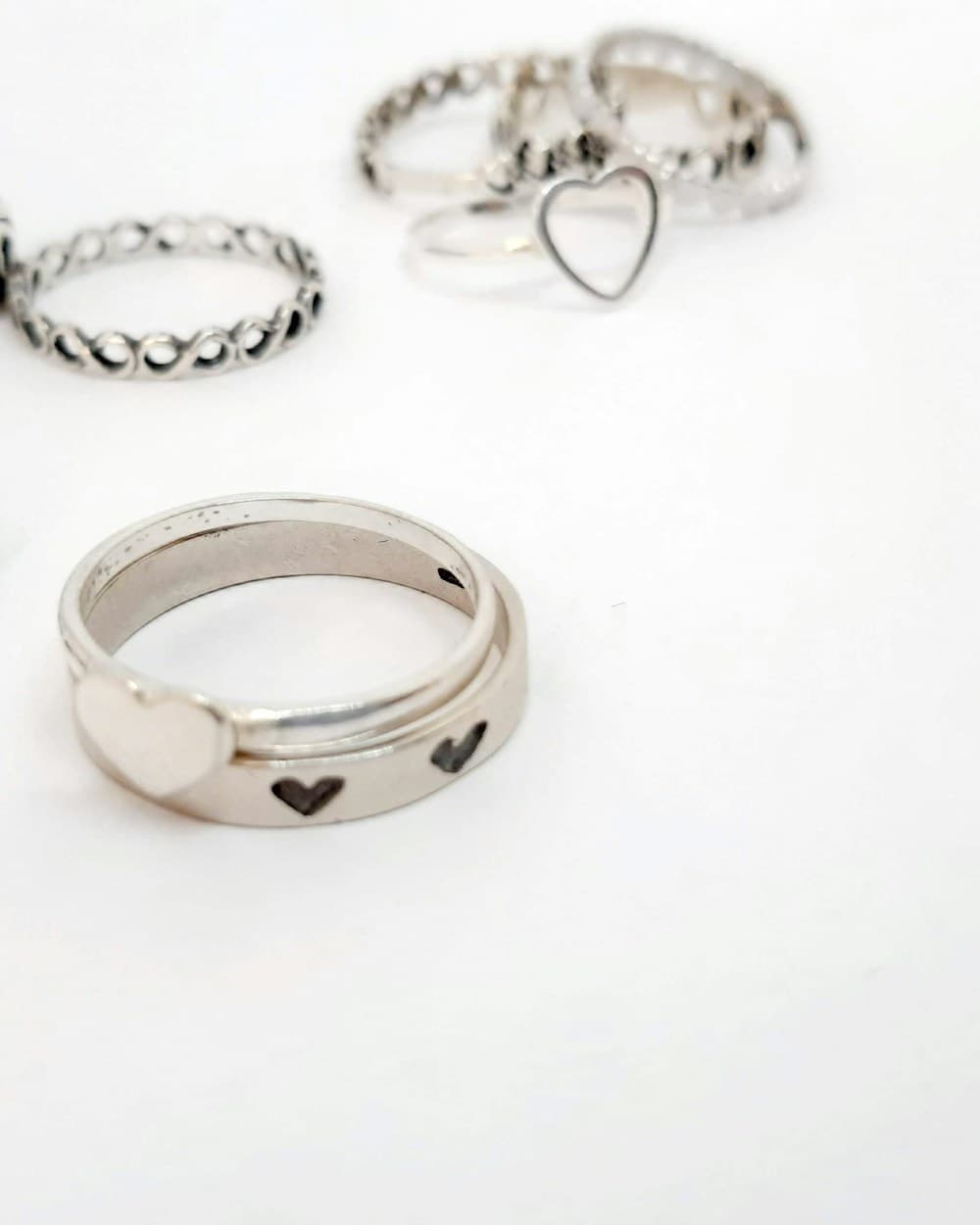 Solitaire Band Ring worn